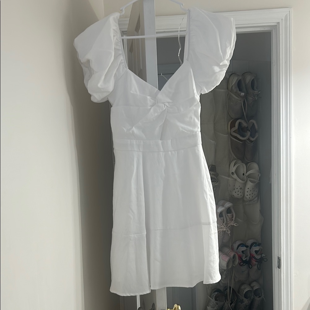 Elegant White Puff Sleeve Dress